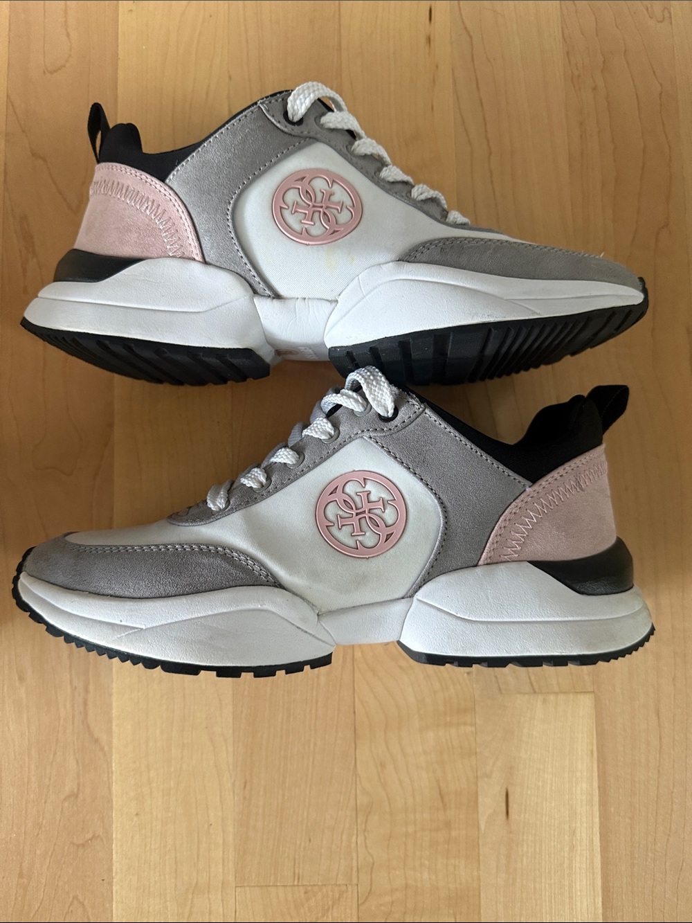 GUESS Women's Gray, White & Pink Accent Chunky Sneakers Size 6